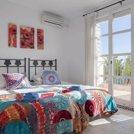 Lovely Townhouse Next To The Beach فوينخيرولا