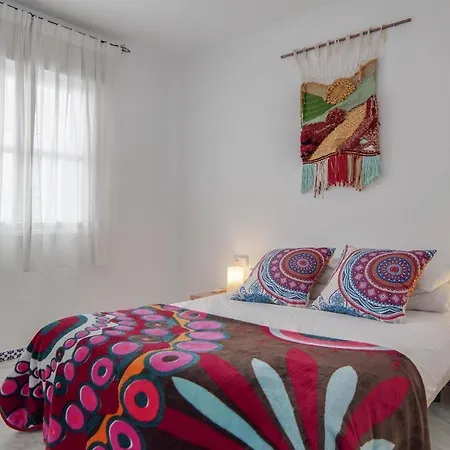 Lovely Townhouse Next To The Beach فوينخيرولا